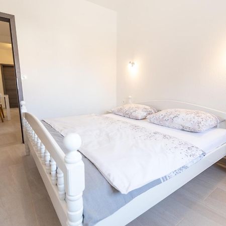 סנג' Apartments Luka מראה חיצוני תמונה