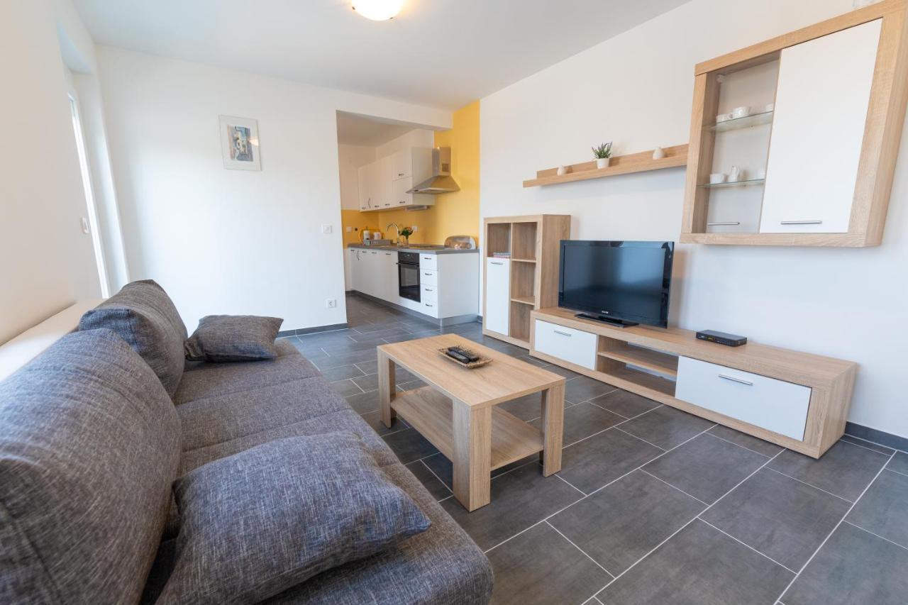 סנג' Apartments Luka מראה חיצוני תמונה