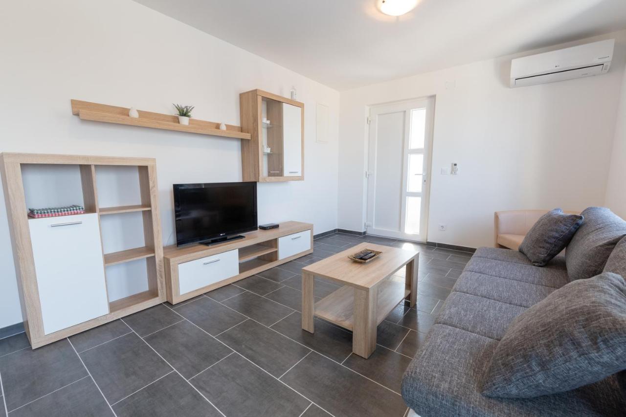 סנג' Apartments Luka מראה חיצוני תמונה
