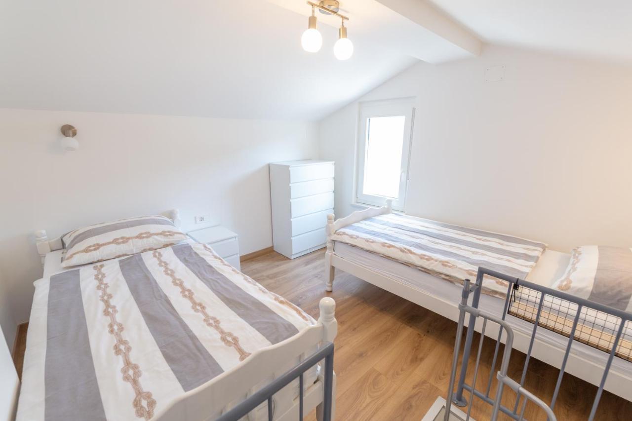 סנג' Apartments Luka מראה חיצוני תמונה