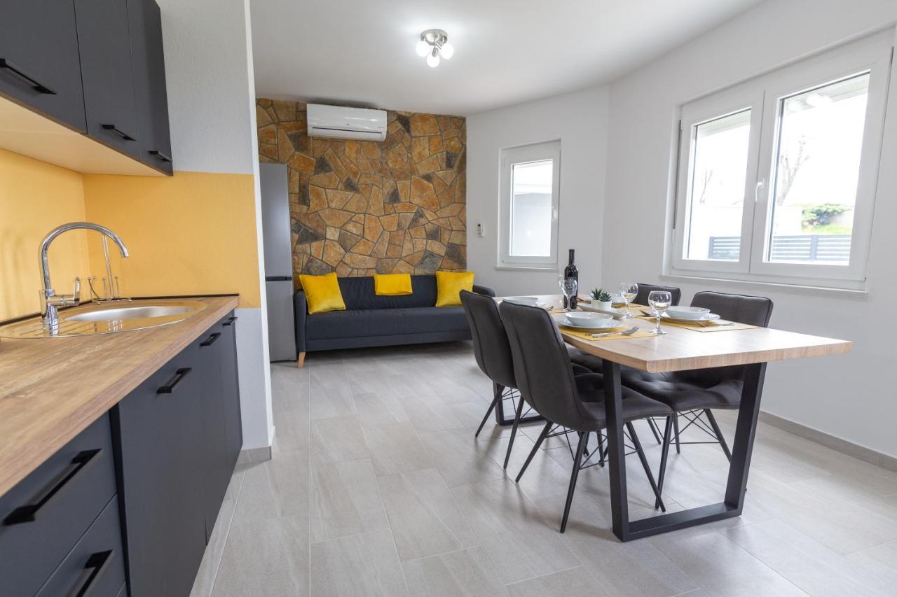 סנג' Apartments Luka מראה חיצוני תמונה