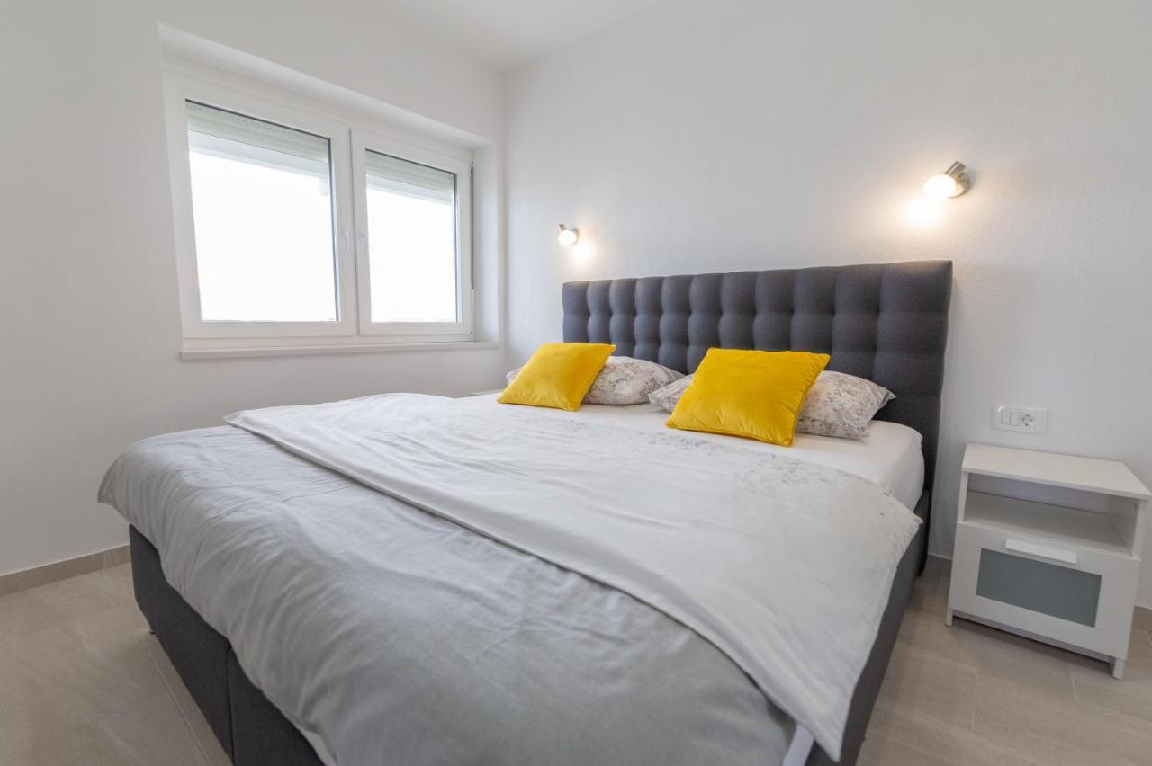 סנג' Apartments Luka מראה חיצוני תמונה